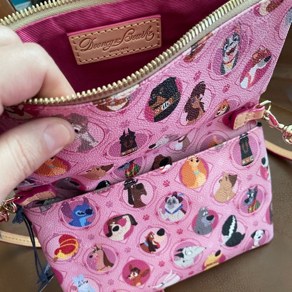 RARE Dooney and Bourke Disney Dogs Crossbody Bag - Picture 6 of 9